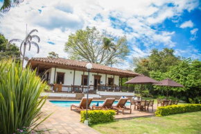  Hotel Delirio Campestre  Монтенегро